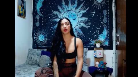 kylie online show from 10/30/25, 10:43