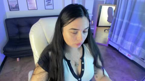 Snapshot of kylie_fire chatting on 12/11/24, 01:17 kylie online show from 12/11/24, 01:17
