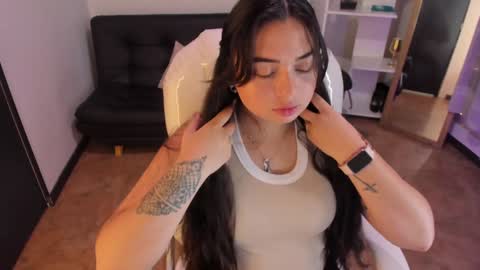 Snapshot of kylie_fire chatting on 01/15/25, 12:58 kylie online show from 01/15/25, 12:58