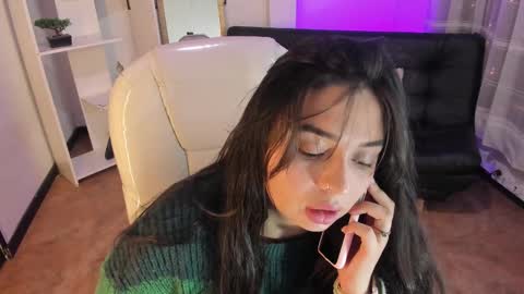 Snapshot of kylie_fire chatting on 03/11/25, 01:34 kylie online show from 03/11/25, 01:34