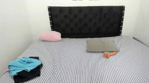 kylie_hot34 online show from 02/04/25, 07:00