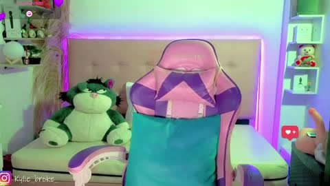 Snapshot of kylie_hottt_ chatting on 05/02/26, 10:37 k ylie online show from 05/02/26, 10:37
