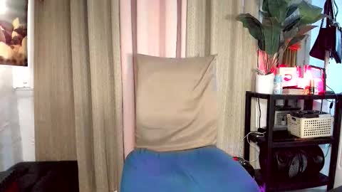 kylie online show from 11/10/25, 07:07