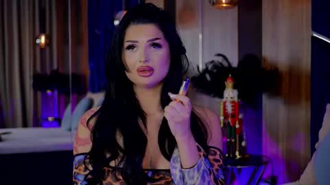 Kylie online show from 12/21/25, 10:17