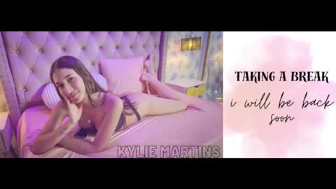 Snapshot of kylie_martins chatting on 01/19/25, 03:10 Kylie online show from 01/19/25, 03:10