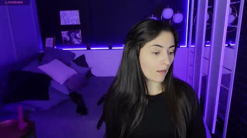 Kylie online show from 03/09/25, 05:33