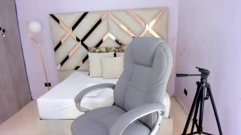 Kylie Reyes  online show from 05/05/26, 07:22