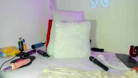 kylie Sttel online show from 12/31/24, 03:55