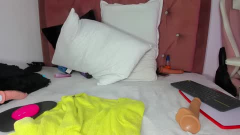 kylie Sttel online show from 01/03/25, 03:44