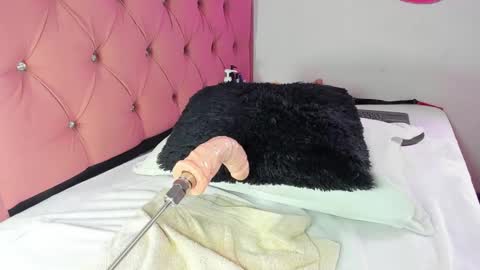 kylie Sttel online show from 03/07/25, 04:22