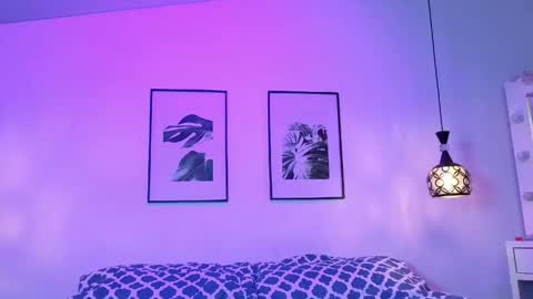 kyliejenner_vg online show from 04/28/26, 02:27