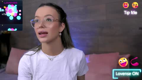 Kylie online show from 01/17/25, 06:15