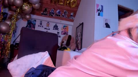   online show from 02/02/25, 03:21