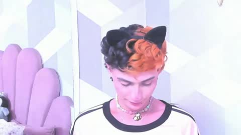 Kylie jl online show from 04/25/26, 02:36