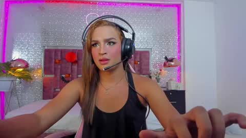 Kylie online show from 10/24/25, 05:04