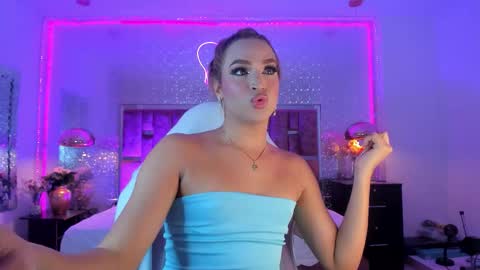 Kylie online show from 11/22/25, 04:44