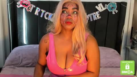 kylie white boobs online show from 10/27/25, 08:57