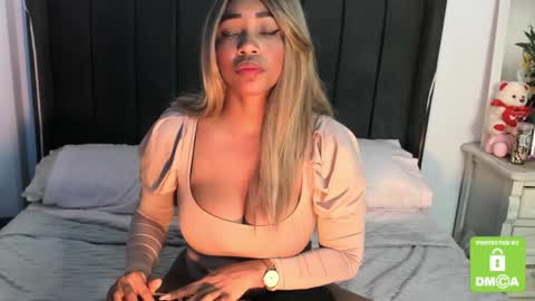 kylie white boobs online show from 02/17/26, 09:32