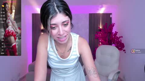 Snapshot of kyliie_jones chatting on 12/30/24, 11:04 KYLIE online show from 12/30/24, 11:04