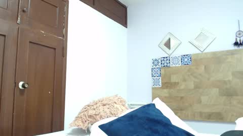 Kylie online show from 03/12/25, 02:01