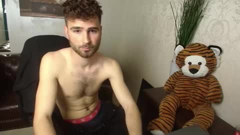 KyloEast online show from 04/17/26, 04:37