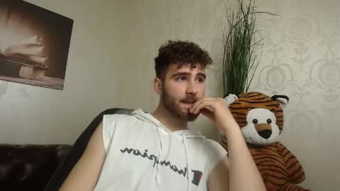 KyloEast online show from 04/24/26, 04:48