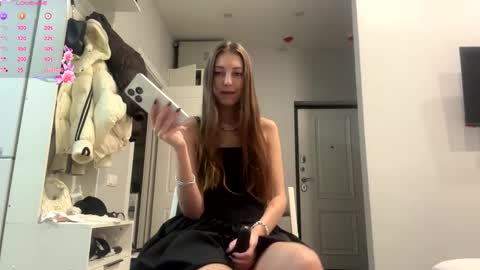 Snapshot of kymberlyrosenlof chatting on 05/04/26, 01:34 Selena online show from 05/04/26, 01:34