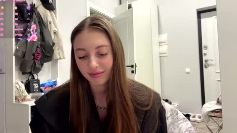 Snapshot of kymberlyrosenlof chatting on 06/01/26, 02:13 Selena online show from 06/01/26, 02:13