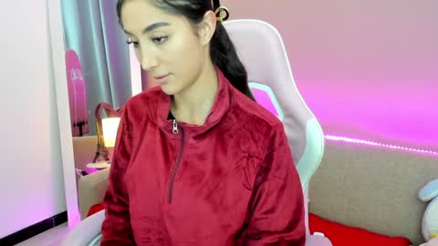 Snapshot of kymgiraldo8 chatting on 01/11/25, 05:52 Kym Giraldo online show from 01/11/25, 05:52