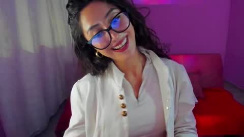 Snapshot of kymgiraldo8 chatting on 10/29/25, 03:31 Kym Giraldo online show from 10/29/25, 03:31