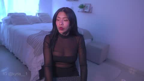 Snapshot of kyria__1 chatting on 02/07/25, 09:48 schedule 300 pm - 1100pm colombia time online show from 02/07/25, 09:48