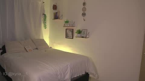 Snapshot of kyria__1 chatting on 02/22/25, 01:22 schedule 300 pm - 1100pm colombia time online show from 02/22/25, 01:22