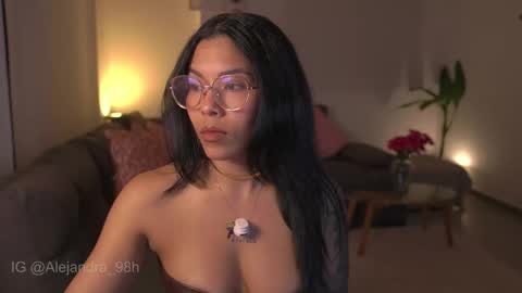 Snapshot of kyria__1 chatting on 01/11/26, 04:28 schedule 300 pm - 1100pm colombia time online show from 01/11/26, 04:28