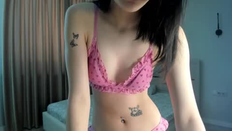 Snapshot of l1l_lola chatting on 04/29/26, 04:38 Ameli online show from 04/29/26, 04:38