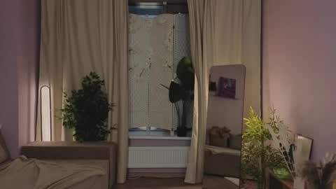 Snapshot of l1llu chatting on 11/05/25, 11:43 l1llu online show from 11/05/25, 11:43