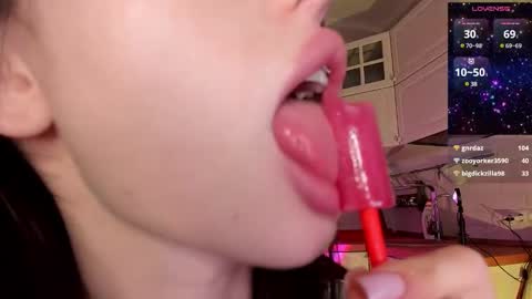 Snapshot of l1tww chatting on 02/20/25, 08:36 Malika online show from 02/20/25, 08:36