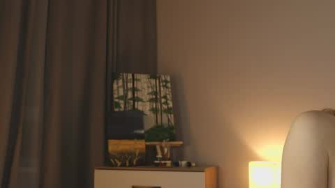 Alice online show from 10/05/25, 06:06