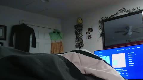 Snapshot of la_n_jay chatting on 12/16/25, 05:45 LA N JAY online show from 12/16/25, 05:45