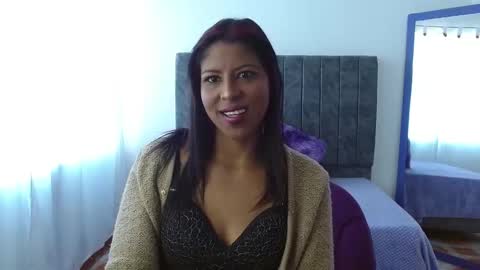 Snapshot of la_negritaa chatting on 09/09/25, 07:35 Sara online show from 09/09/25, 07:35