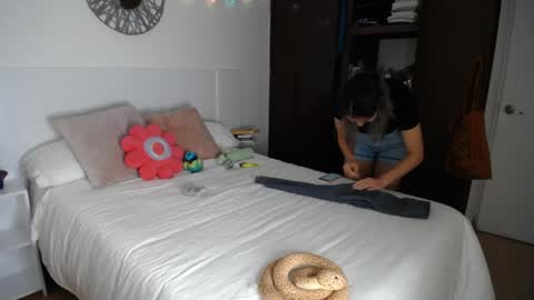 Catalina online show from 04/13/26, 02:06