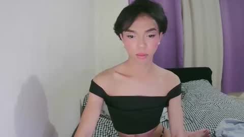 Laura online show from 11/11/25, 05:46