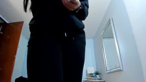 Snapshot of laady_brownn chatting on 12/20/24, 11:43 Cris online show from 12/20/24, 11:43
