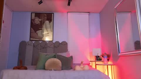 Snapshot of laady_brownn chatting on 12/26/24, 11:54 Cris online show from 12/26/24, 11:54
