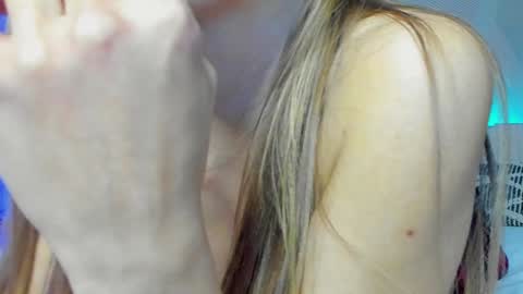 Snapshot of laangelsa chatting on 01/05/25, 03:34 LaAngel online show from 01/05/25, 03:34