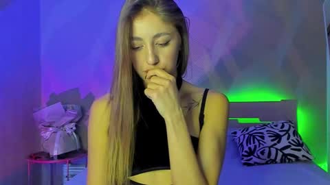 Snapshot of laangelsa chatting on 02/10/25, 04:25 LaAngel online show from 02/10/25, 04:25