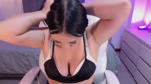  L A R A   online show from 04/23/26, 08:00