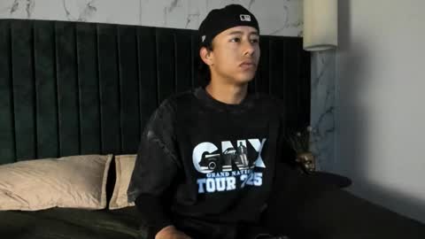 Snapshot of labrinthteasing chatting on 11/18/25, 12:20 labrinthteasing online show from 11/18/25, 12:20