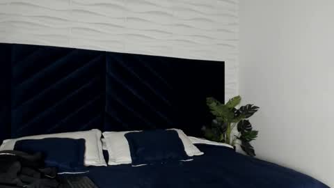 Snapshot of labrinthteasing chatting on 11/23/25, 12:16 labrinthteasing online show from 11/23/25, 12:16