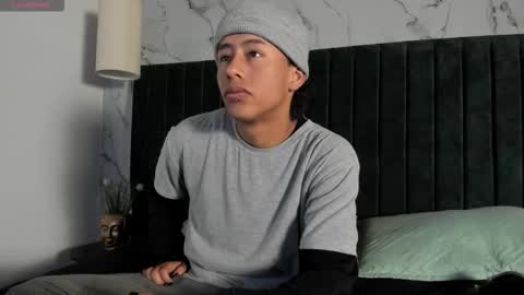 Snapshot of labrinthteasing chatting on 11/28/25, 01:36 labrinthteasing online show from 11/28/25, 01:36