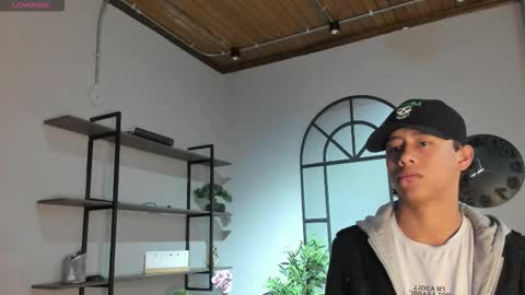 labrinthteasing online show from 12/18/25, 12:11